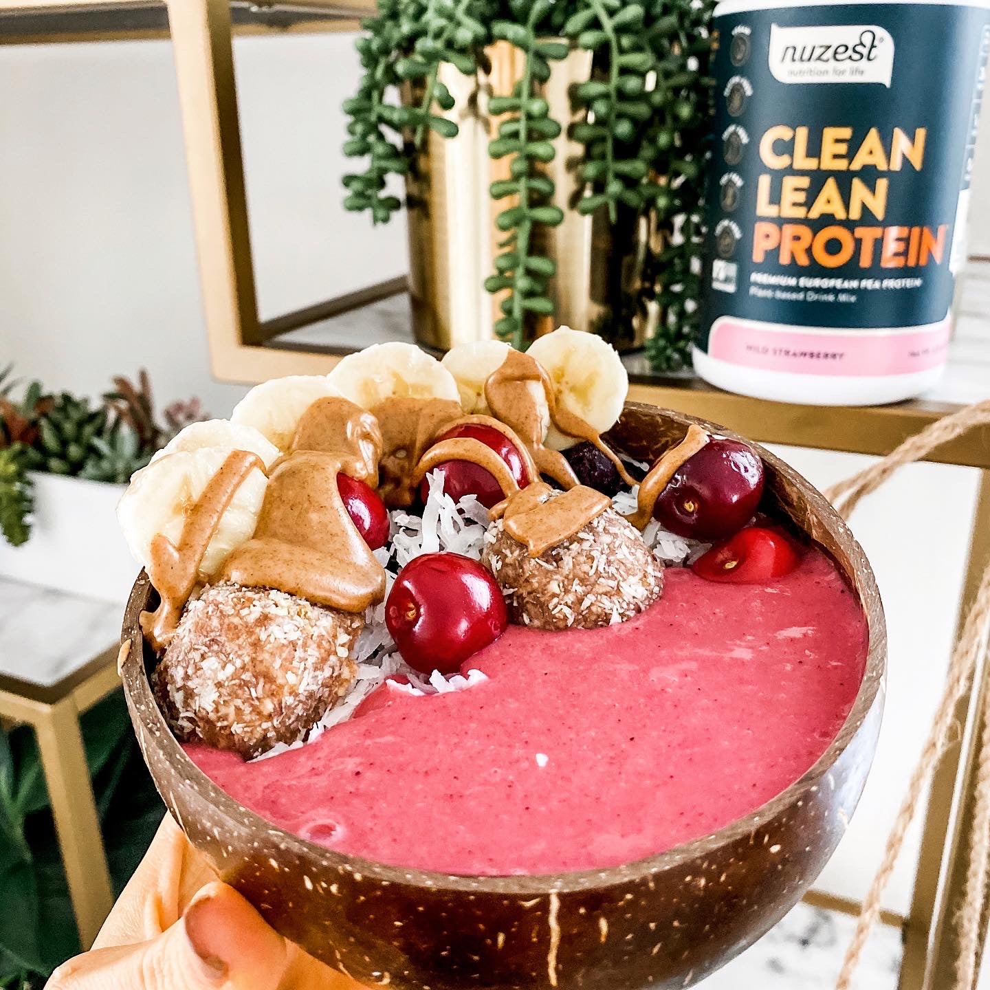 PINK SMOOTHIE BOWL