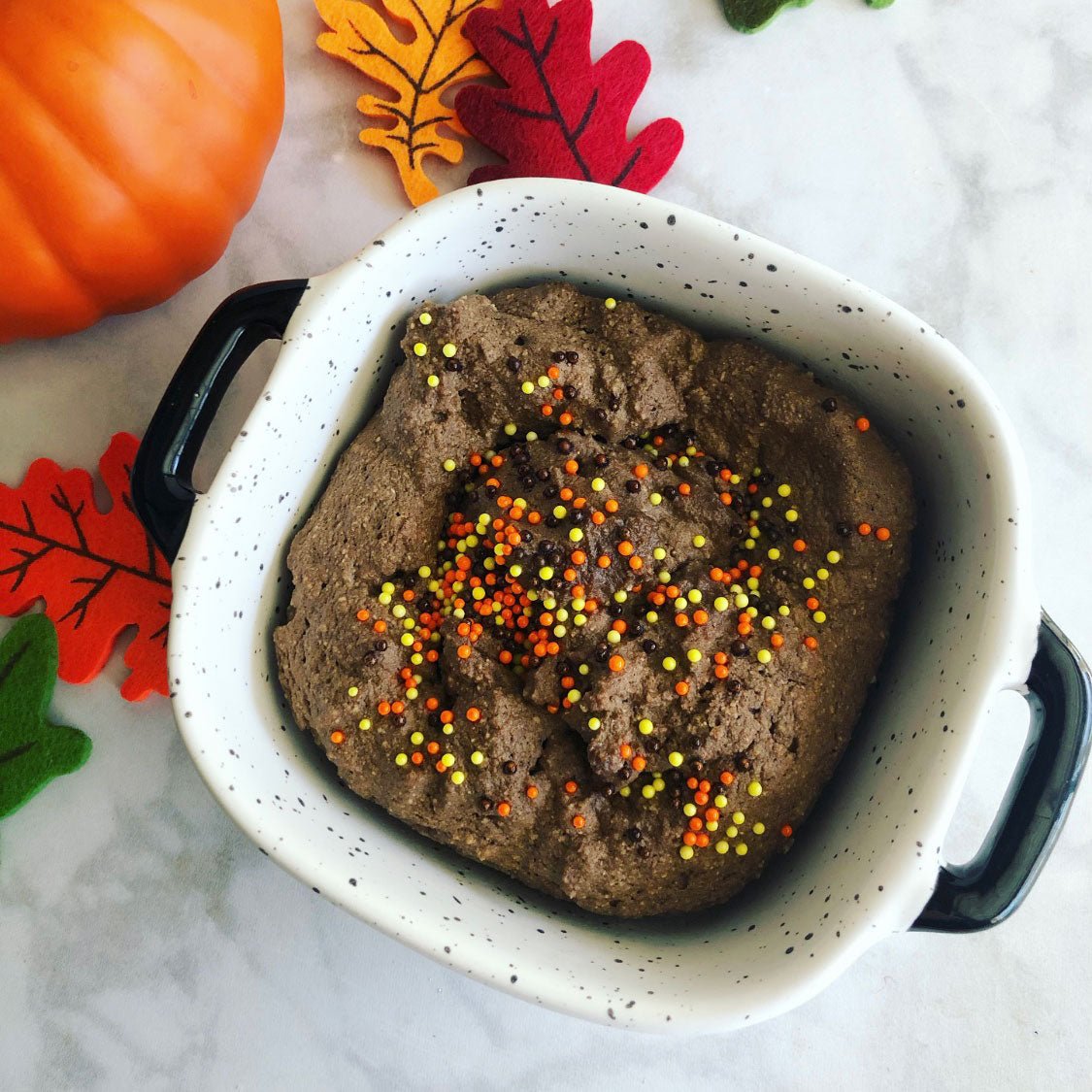FESTIVE FALL PROTEIN MUG CAKE